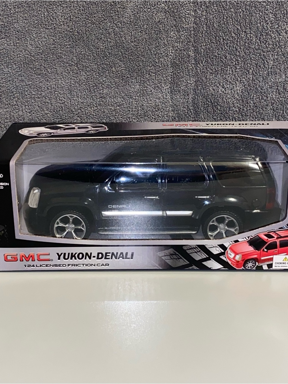 GMC Yukon Denali Black 1:24 Scale Official Licensed Friction Car Model NIB